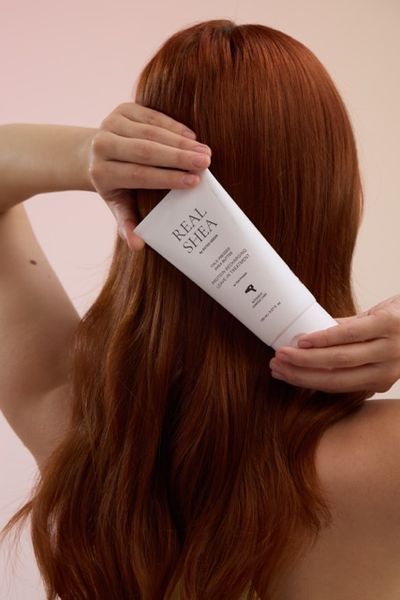Термозахисний відновлюючий крем для волосся з маслом ши Rated Green Real Shea Cold Pressed Shea Butter Leave-In Treatment RG03 фото