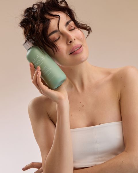 Заспокійливий шампунь з маслом таману Rated Green Real Tamanu Cold Pressed Tamanu Oil Soothing Scalp Shampoo RG13 фото