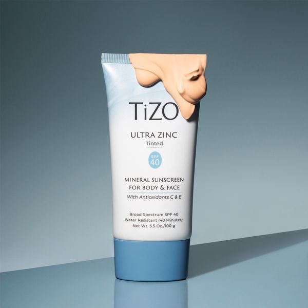 Крем мінеральний сонцезахисний для обличчя та тіла з відтінком TiZO Ultra Zinc Body & Face Tinted SPF 40, 5 ml TZ07 фото